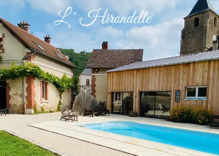 Pool House-L\'Hirondelle De Sermizelles- Grand Jardin, Calme Et Nature Aux Portes Du Morvan